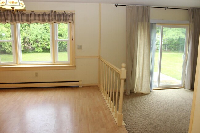 Building Photo - 331 Shore Dr