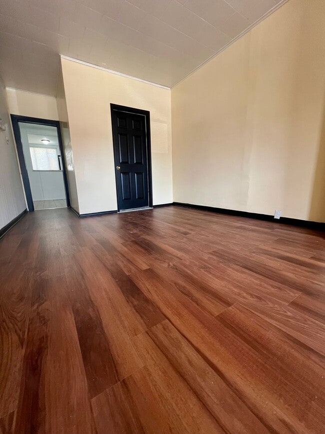 Building Photo - Stunning 3-Bedroom Townhome in Frankford! Available NOW!