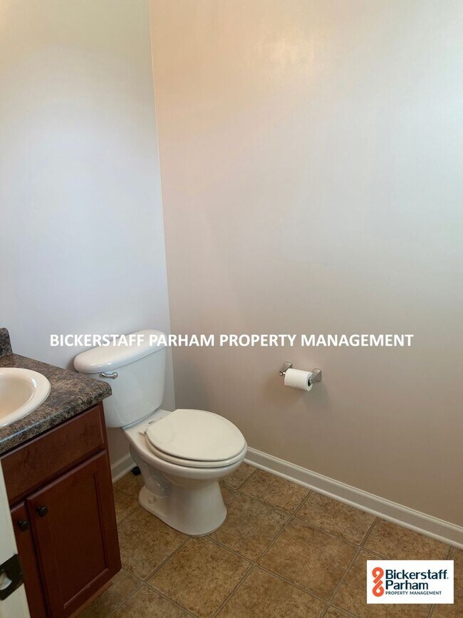 Building Photo - Self-Showings Available! Located in Fort M...