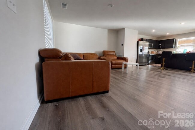 Building Photo - 6006 Silverwing Dr