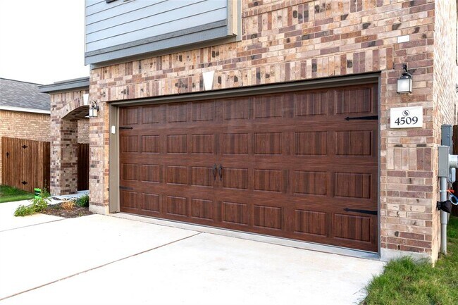 Building Photo - 4509 Acerno St