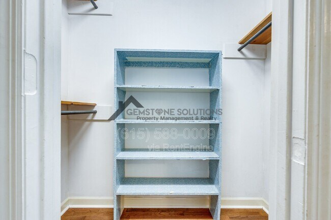 Building Photo - 1135 Wedgewood Dr