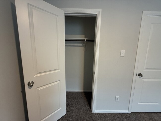 Building Photo - 10530 Ft Cibolo Trl