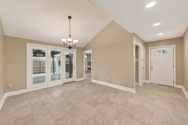 Building Photo - 11923 Briar Forest Dr