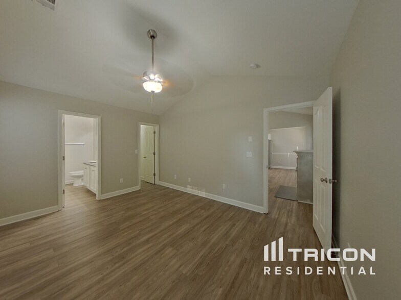 Building Photo - 5117 Magnasco Ln