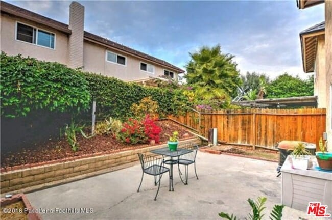 Building Photo - 8187 Havasu Cir