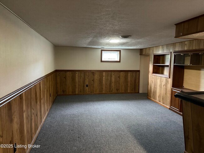 Building Photo - 6803 Taffy Ann Dr