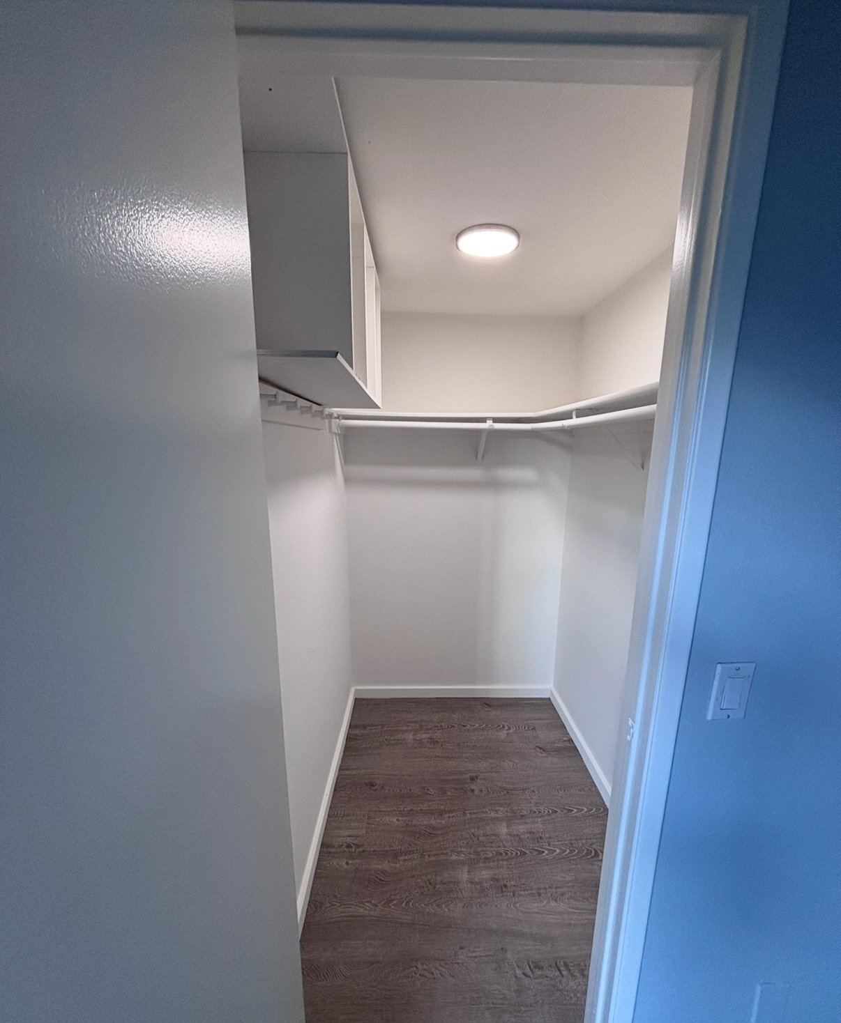 Building Photo - 7531 Hampton Ave