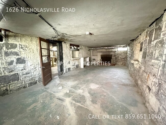 Building Photo - 1626 Nicholasville Rd
