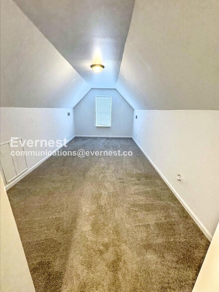 Building Photo - 229 Pebble Creek Dr