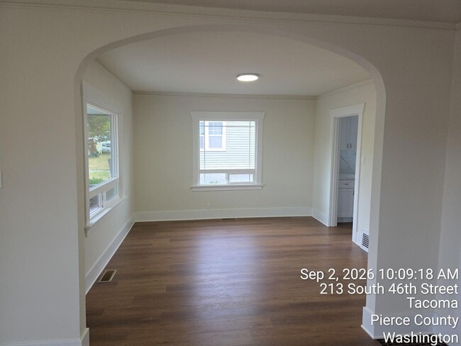Building Photo - 213 S 46th St