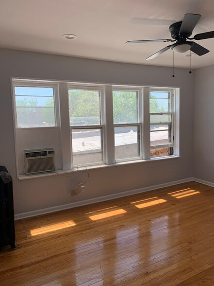 Building Photo - 8115 S Langley Ave