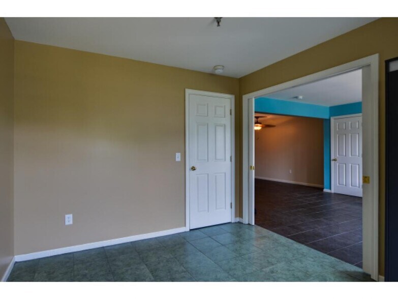 2nd Bedroom - 372 Hildred Dr
