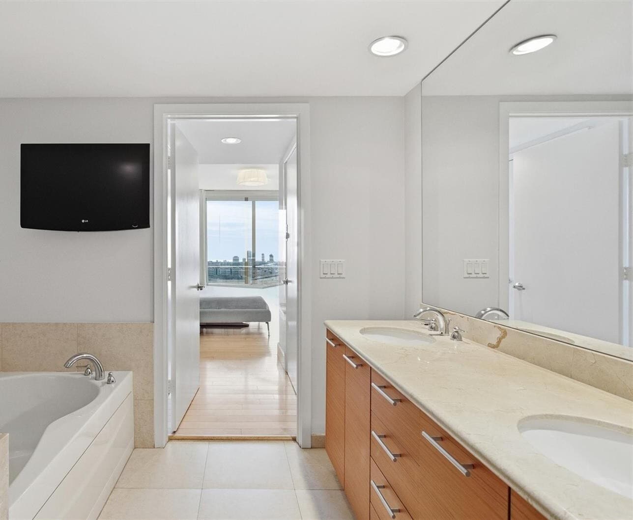 Building Photo - 50 Biscayne Blvd