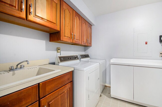 Building Photo - 35020 Hidden Cove Ct