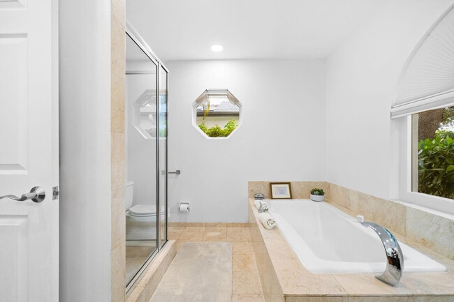 Building Photo - 326 Seven Isles Dr