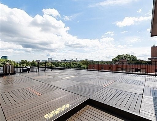 Building Photo - 135 Pleasant St