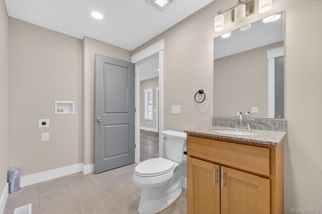 Building Photo - 104 North Rd