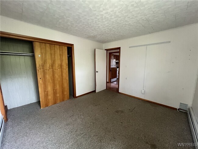 Building Photo - 820 Cayuga Creek Rd