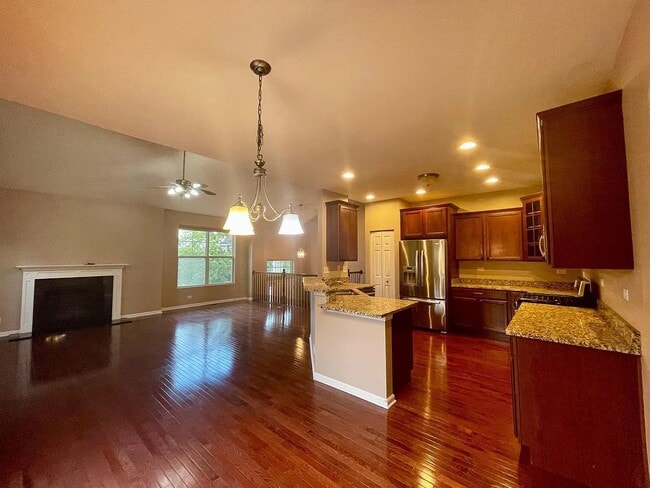 Building Photo - 526 Grosvenor Ln