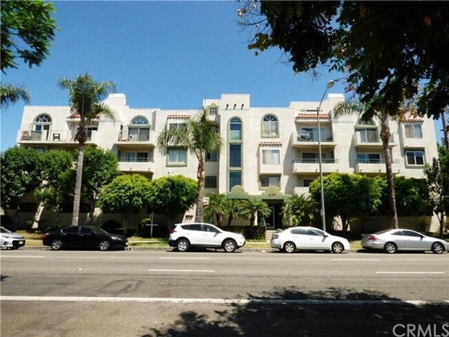 Primary Photo - Spacious 2-bedroom condo in Downtown Long ...