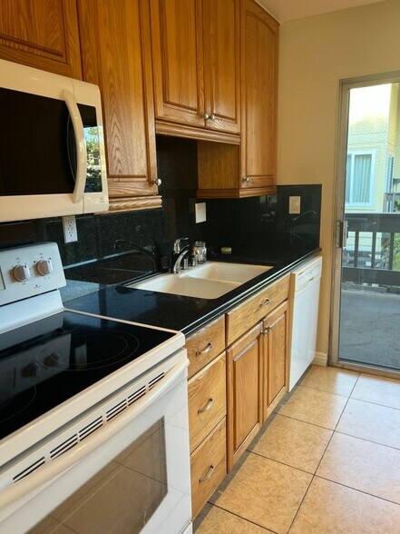 Building Photo - 5045 Maytime Ln