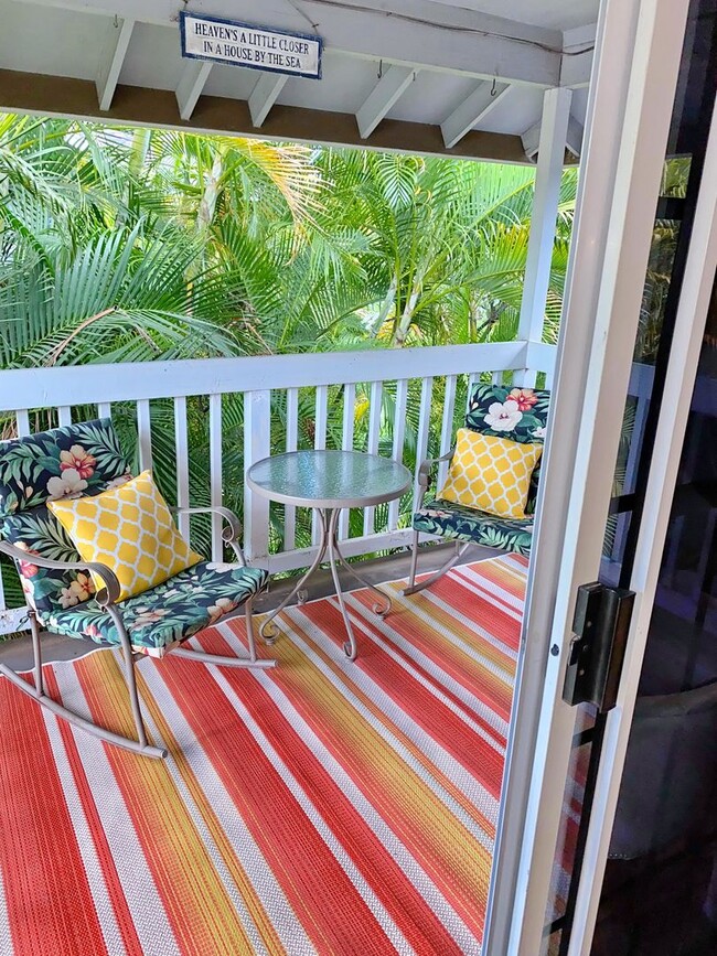 Building Photo - Beautiful and Bright, Nicely Furnished top floor Keonekai Villages condo-- recently remodeled and...
