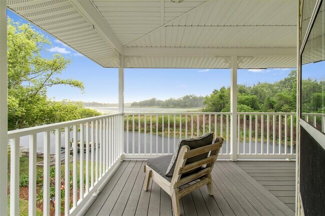 Building Photo - 36740 Shore Dr