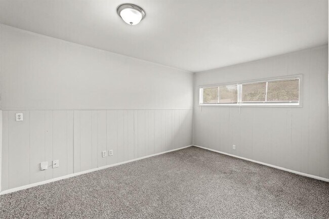 Building Photo - 6314 Crestville St