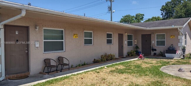 Building Photo - 230 NE 40th St