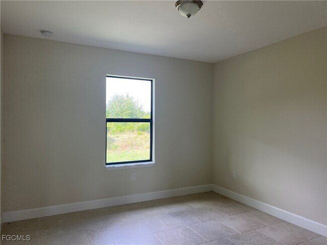 Building Photo - 1302 Sunniland Blvd