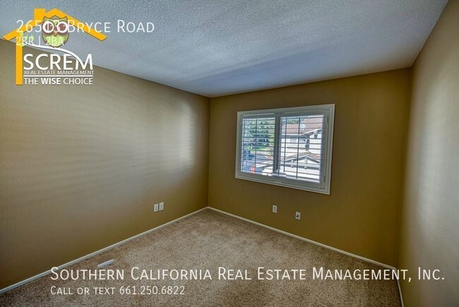 Building Photo - Two Bedroom Cheyenne Townhome in Valencia