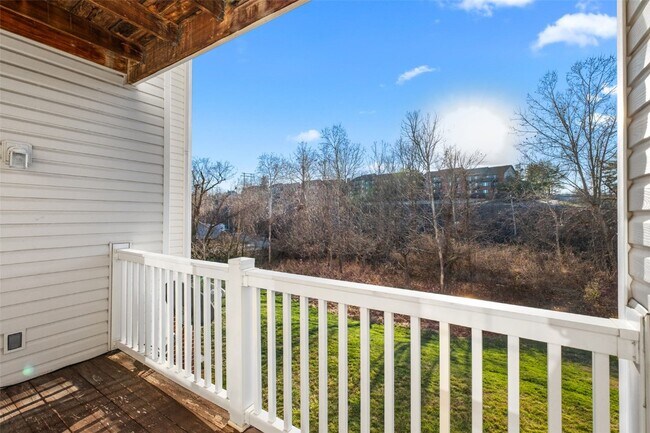 Building Photo - 42 Kassebaum Ln