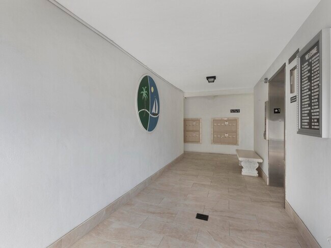 Building Photo - 2649 Florida Blvd
