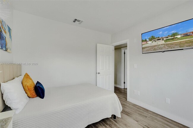 Building Photo - 19625 NW 6th Pl