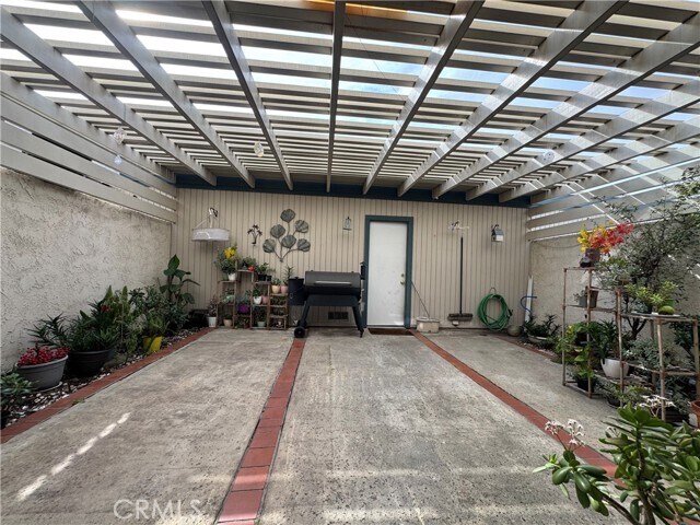 Building Photo - 5131 San Bernardino St