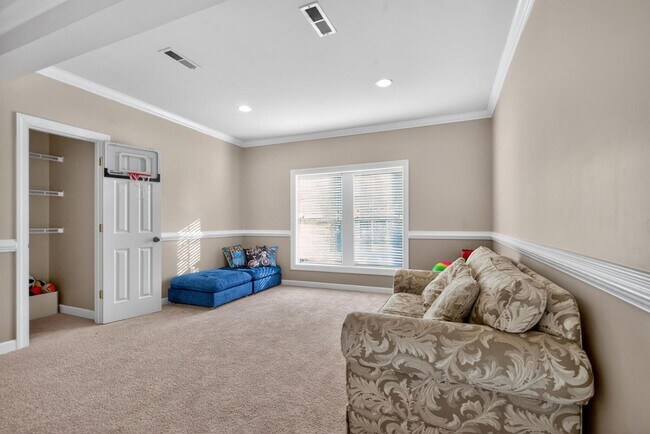 Building Photo - 401 Hilton Head Ct