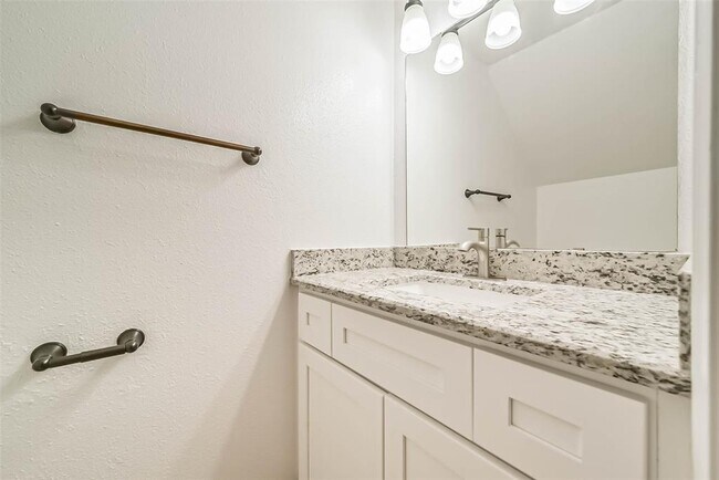 Building Photo - 9850 Pagewood Ln