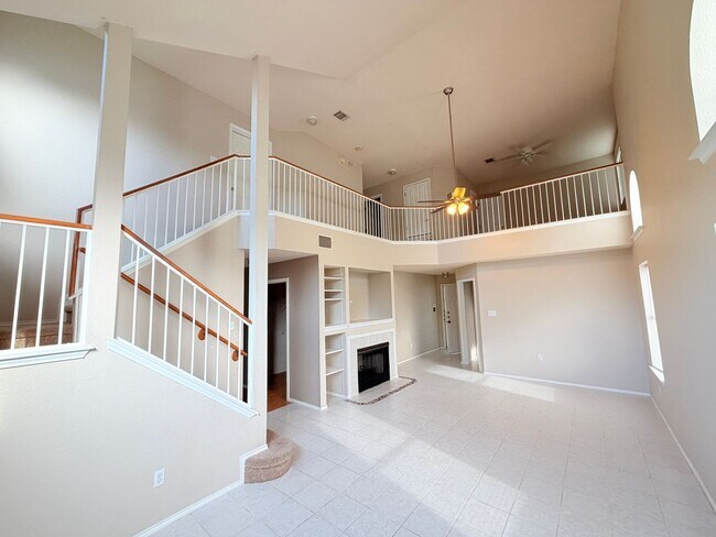 Building Photo - 3 BEDROOMS + AN OFFICE, 3 FULL BATHROOMS -  LIGHT AND BRIGHT INSIDE