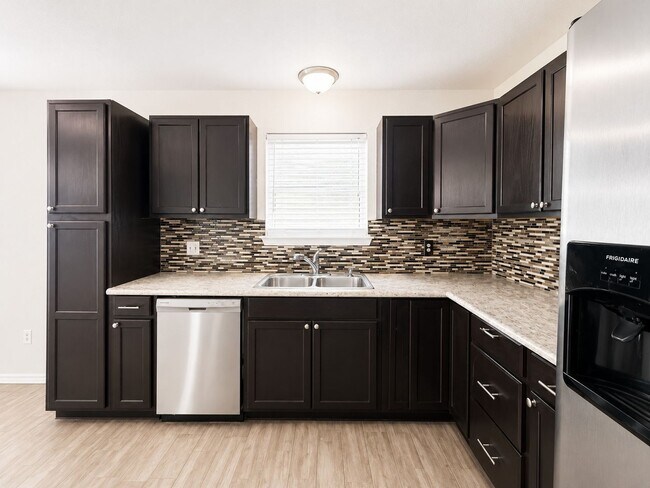 Building Photo - 7716-7718 Sable Lane