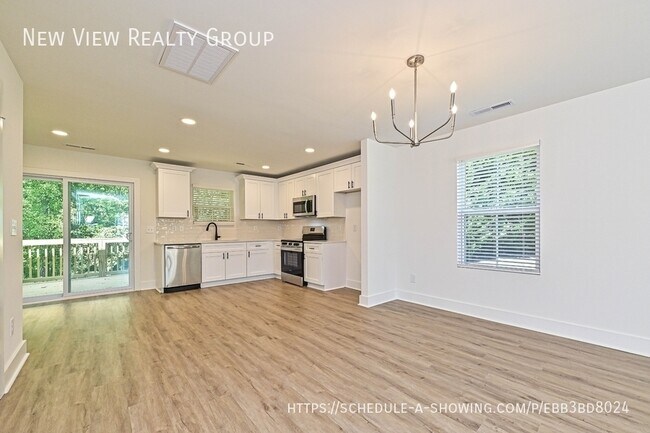 Building Photo - 584 Pleasant Ave