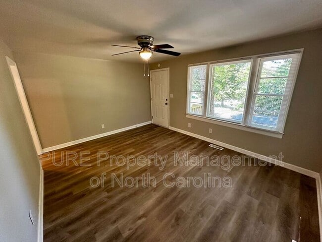 Building Photo - 221 Bookington Dr