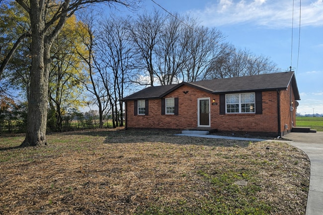 Building Photo - Charming 3 Bedroom 1 Bathroom Brick Home