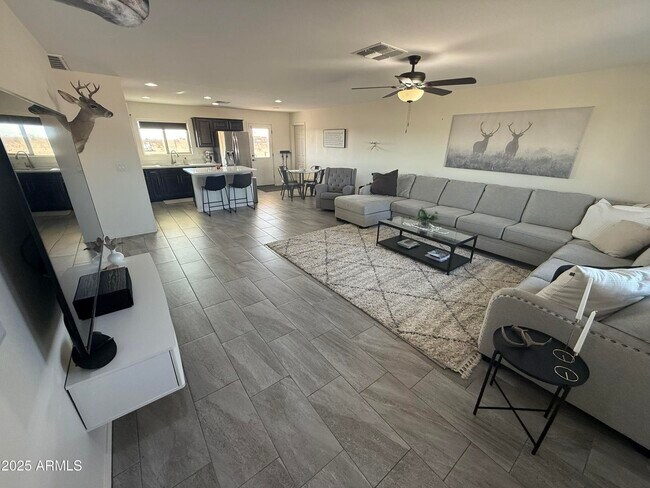 Building Photo - 726 S Johnson Rd