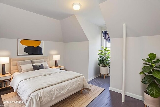 Building Photo - 3901 Newport Ave