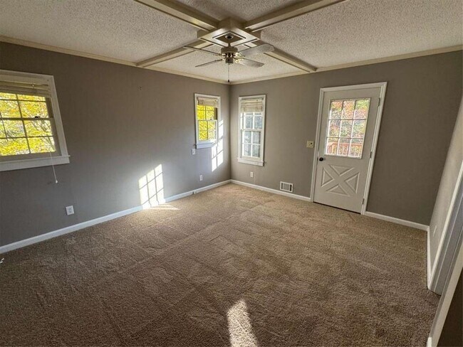 Building Photo - 3543 Simpson Farm Dr SE