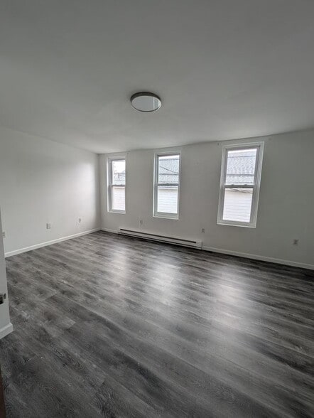 Building Photo - 191 S Meade St