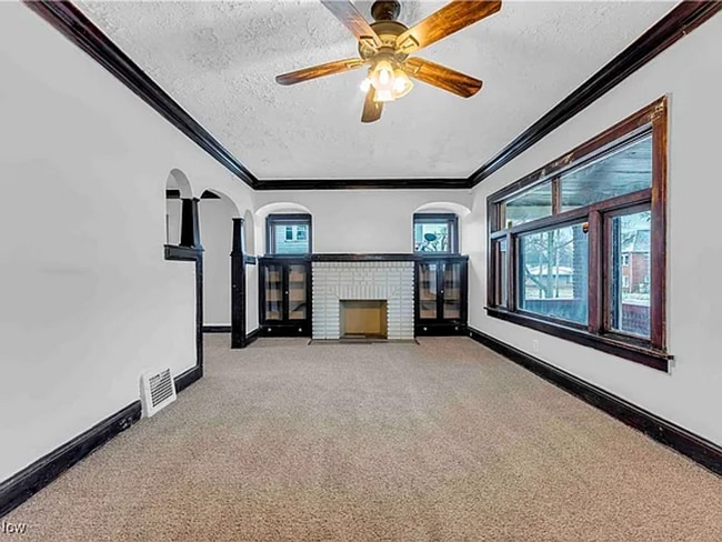 Building Photo - Bright and Spacious 3-Bedroom Home for Rent