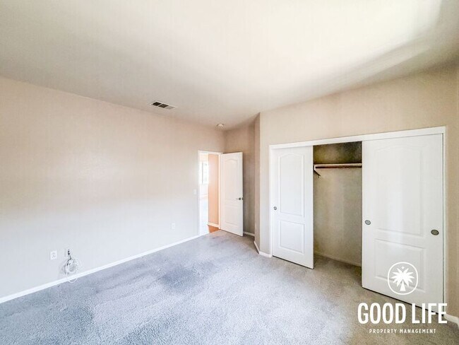 Building Photo - 10880 Serafina Ln