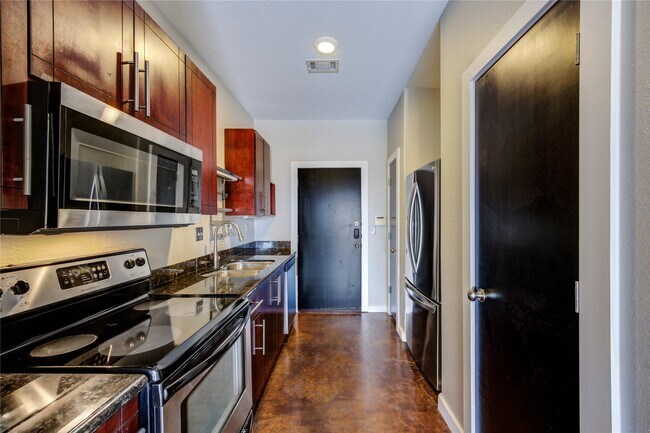 Building Photo - 2205 McKinney St